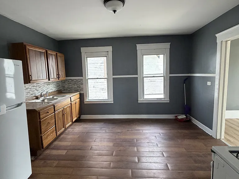 1137 E 66th St #1 — Photo 20