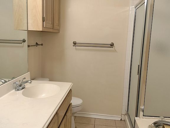 5th image of 1888 Helen Ln