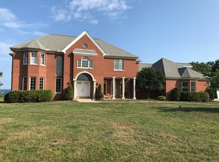 9164 E Lake Rd, Harborcreek, PA 16421