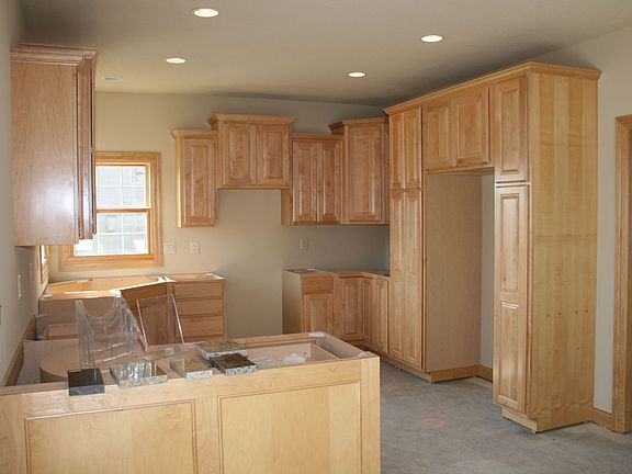 Maple Kitchen - pick your countertops & flooring