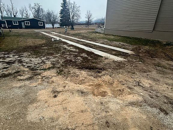 3rd image of 531 W River Rd