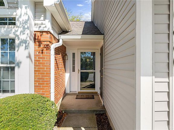 3rd image of 6880 Cedar Cove Dr
