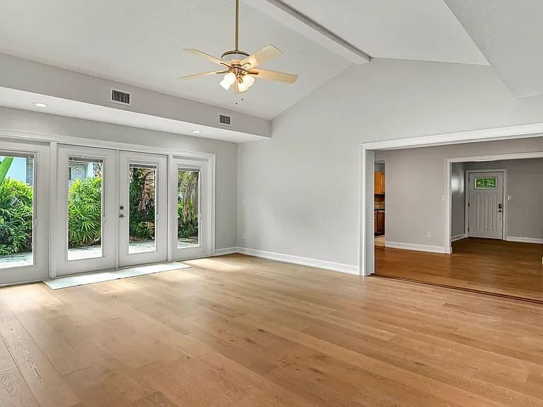 1781 Bryan Ave — Photo 11