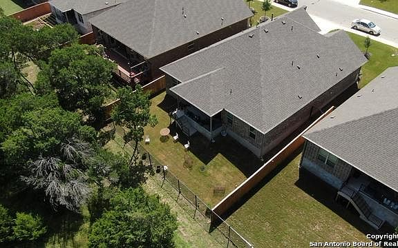 5th image of 233 Sigel Ave