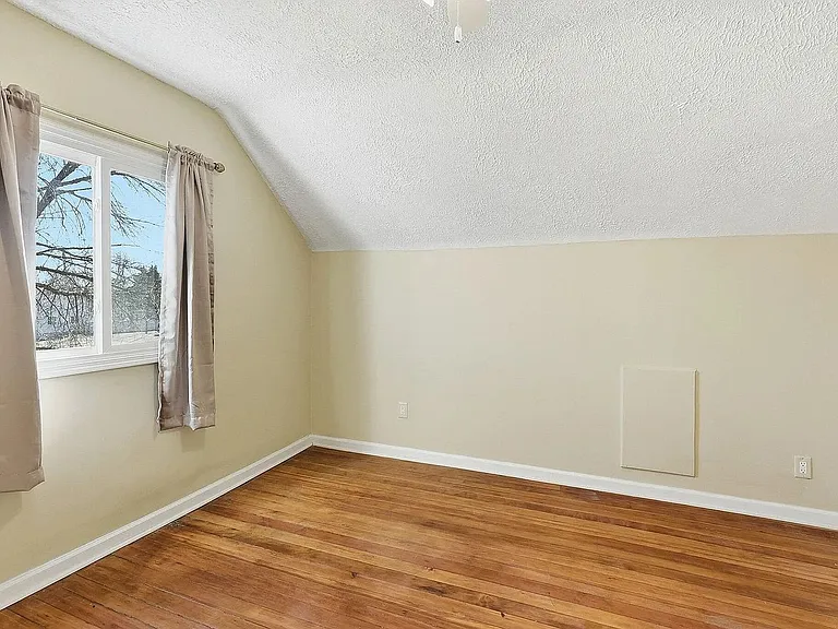 1620 S 9th St — Photo 32