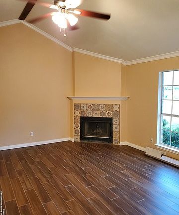 4th image of 214 Cibolo Branch Dr