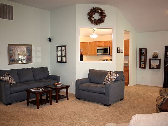 2nd image of 3929 Parkplace Dr