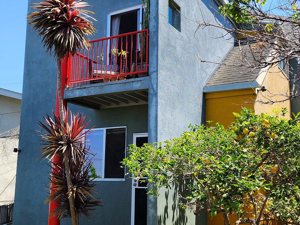 1st image of 673 W 23rd St