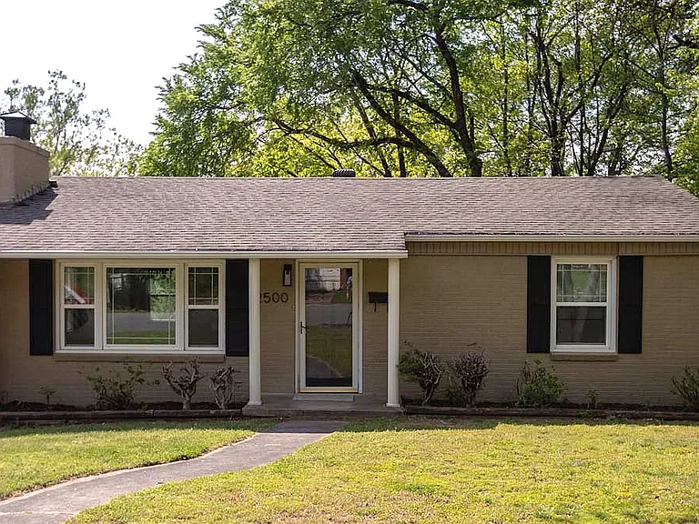 2500 Durwood Rd — Photo 1