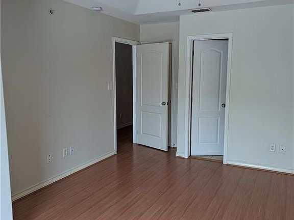 5th image of 401 S 49th St #2