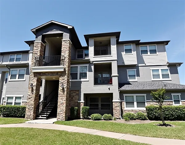 11881 Gulf Pointe Dr — Photo 25