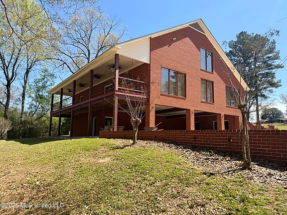 2nd image of 3253 Highway 488