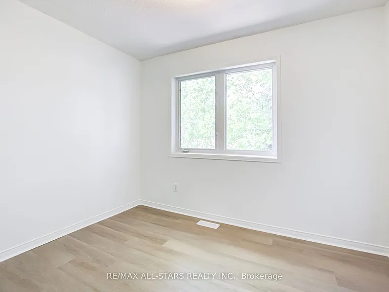 51 Playfair Rd — Photo 20