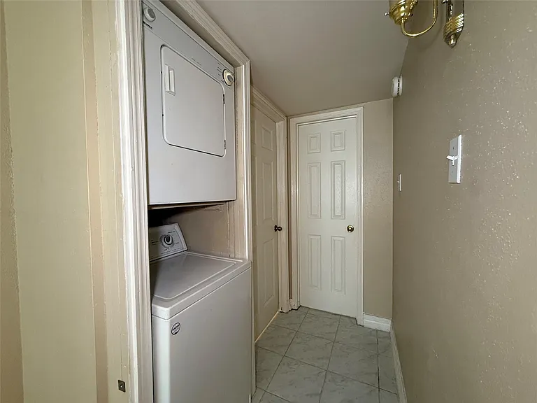 2250 Bering Dr #39 — Photo 16