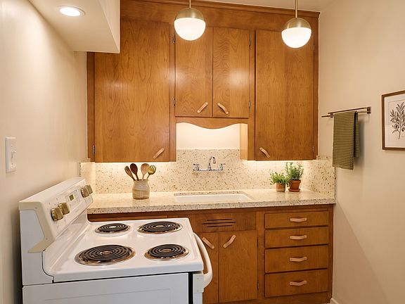4th image of 6209 1/2 15th Ave NW #301