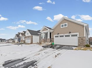 3825 Henna Ave N, Oakdale, MN 55128