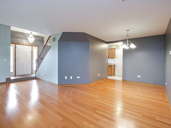 3rd image of 2454 Towne Blvd