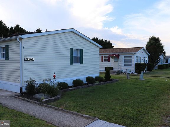 2nd image of 37198 Sugar Hill Way