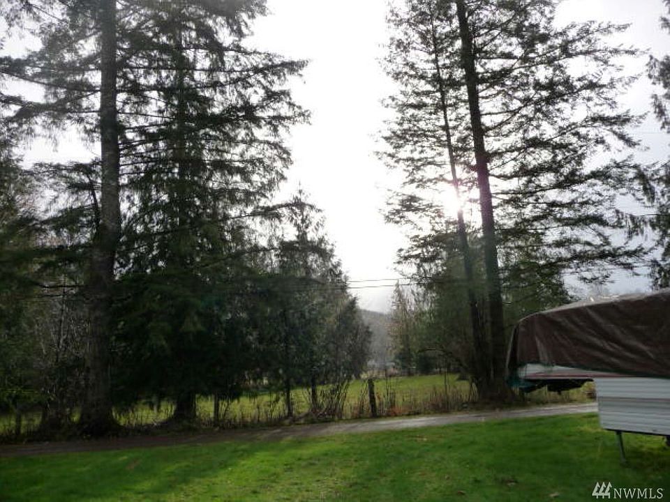 2nd image of 46383 Baker Loop Rd