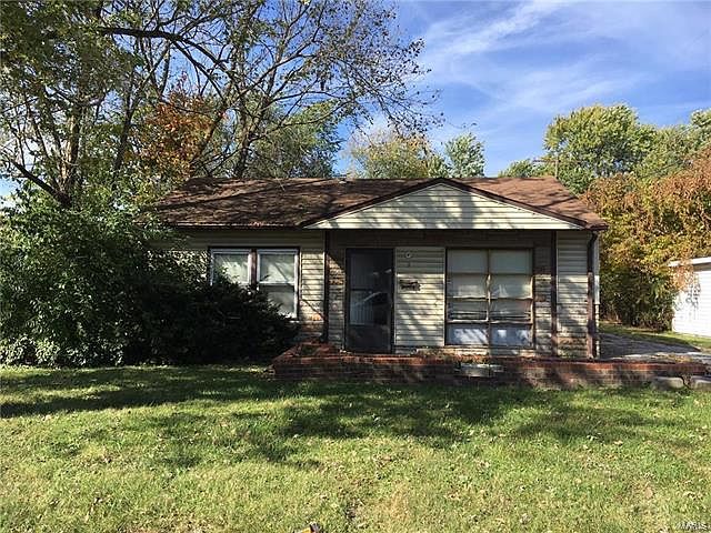 1st image of 3 Delores Dr