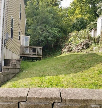 2nd image of 2537 Beekman St