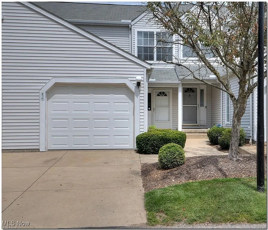81 Canter Ln APT C photo 1
