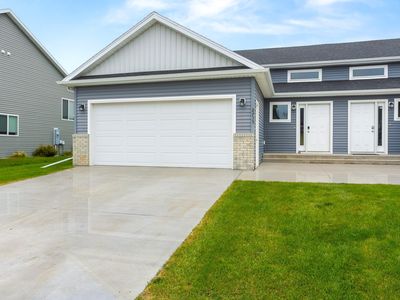 2735 11th St W, West Fargo, ND, 58078