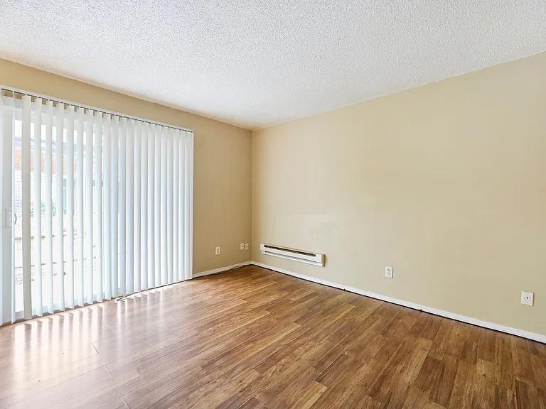 Sandy Terrace Apartments — Photo 7