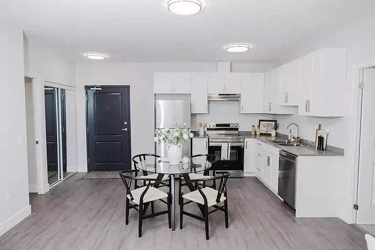 31 Anne St W #1A photo 1
