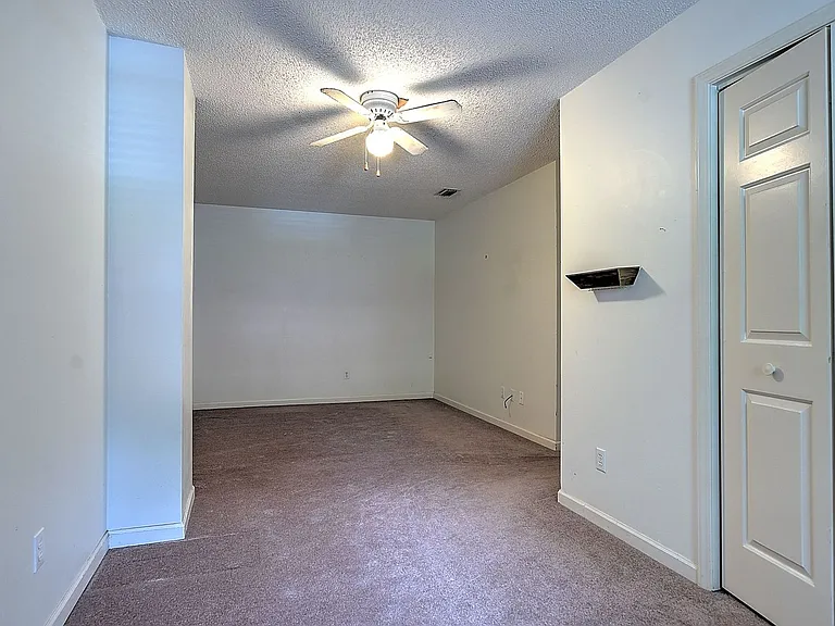 206 Windridge Colony — Photo 12
