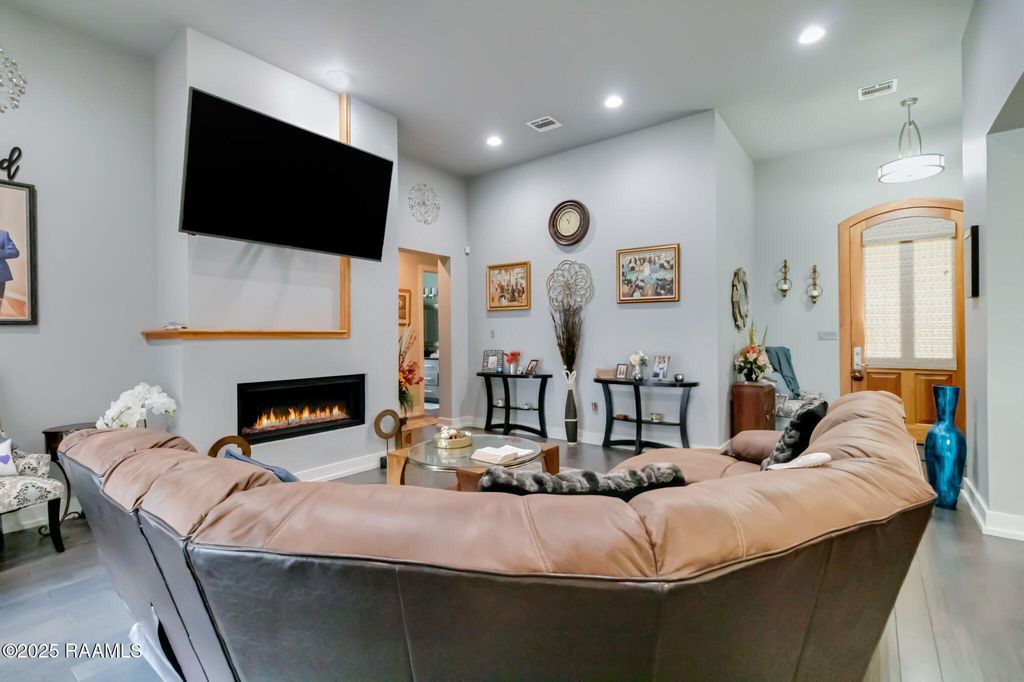 314 Champagne Dr, Opelousas, LA - View 2