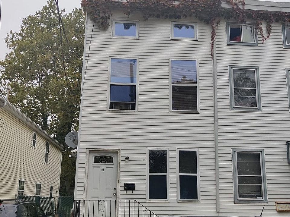 1st image of 32 Humboldt St
