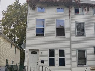 32 Humboldt St, Trenton, NJ 08618