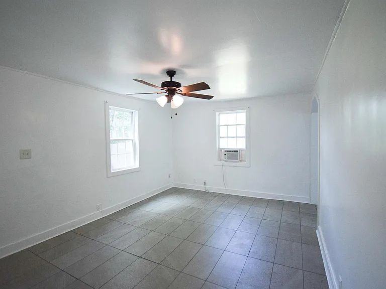 2716 Sunrise St — Photo 12