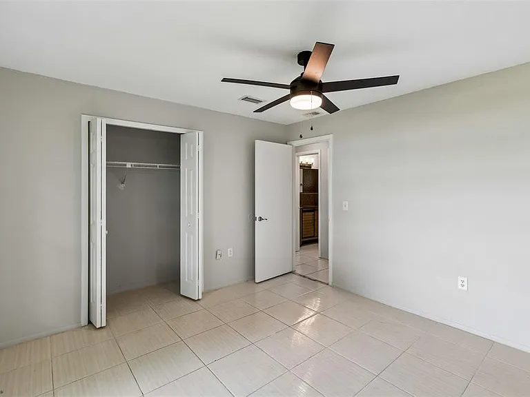 400 E Silver Star Rd — Photo 39