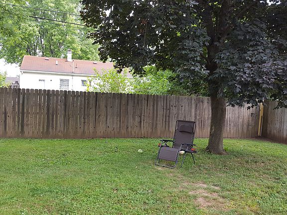 4th image of 35 Galewood Dr