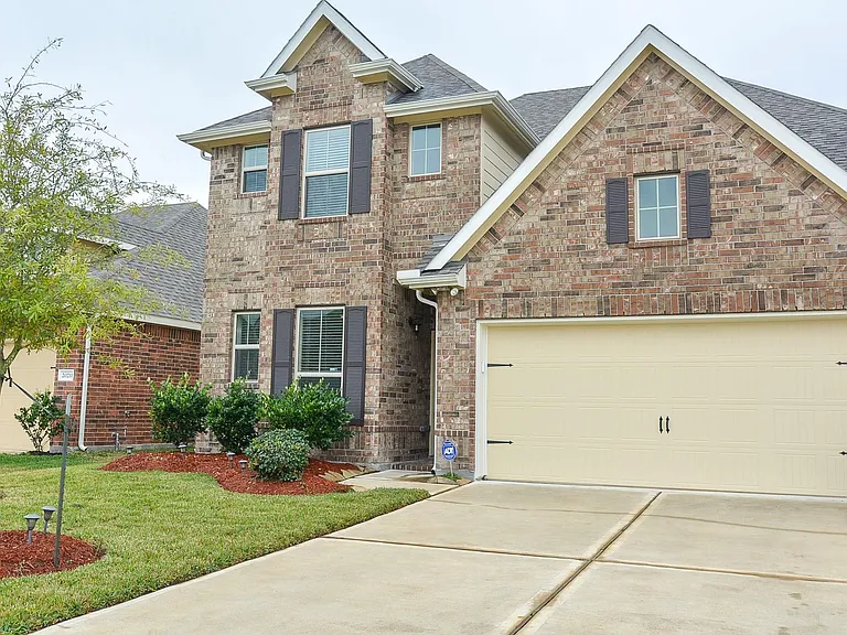 20215 Stonebridge Terrace Dr — Photo 1