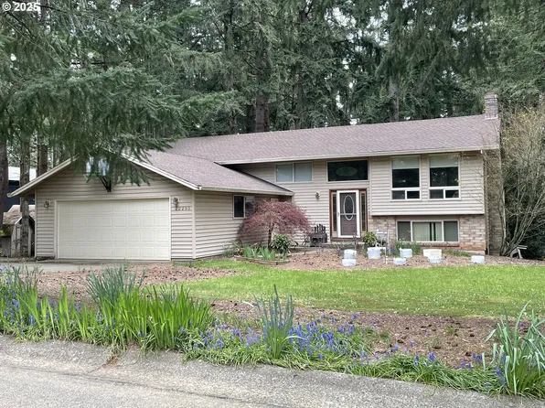 22285 SE Ridgeview Dr, Damascus, OR 97089