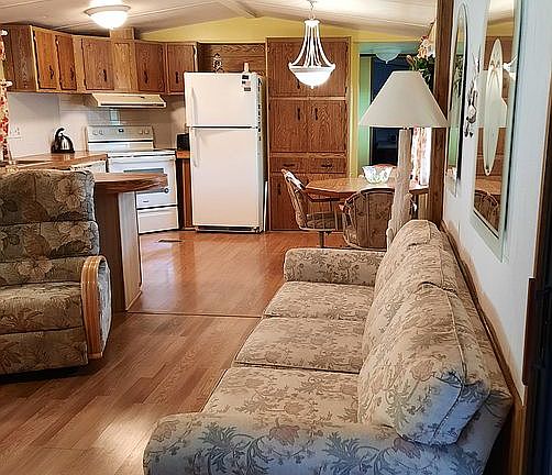 5th image of 44 Eden Dr