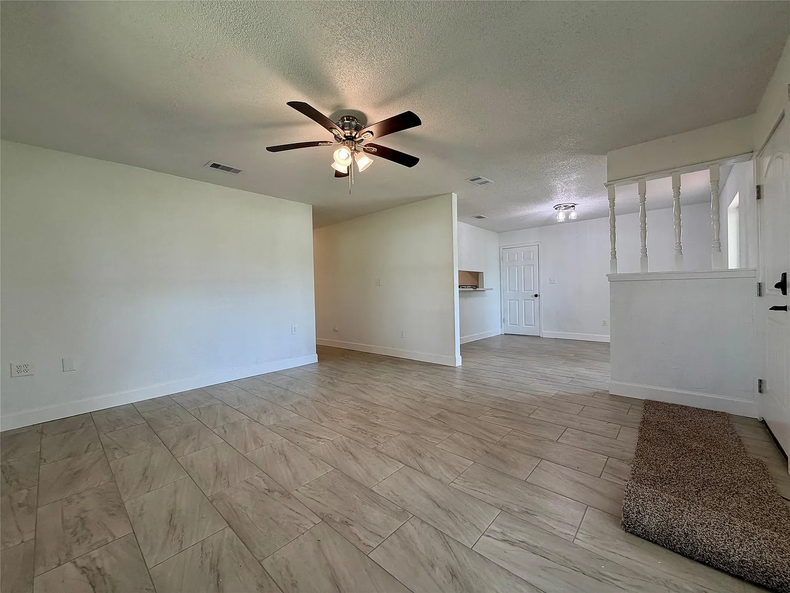 3 bed, 2.0 bath, 1092 sqft, $1,595 — Photo 4