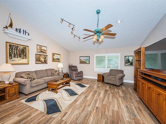 5th image of 2996 Bradford Cir