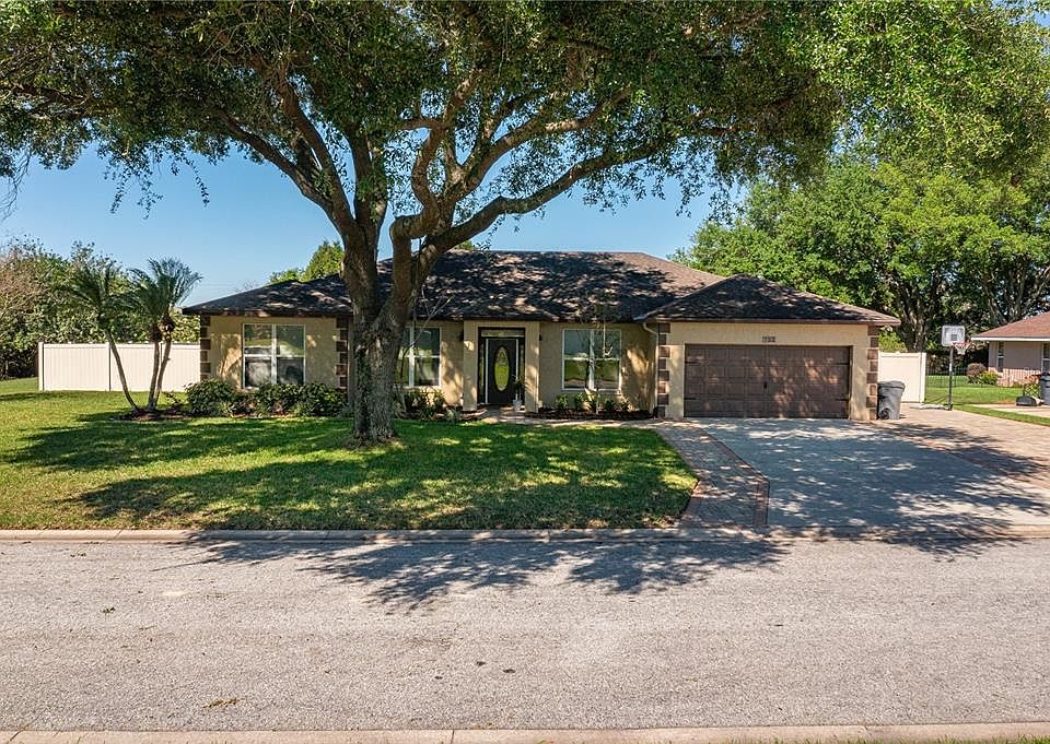 1st image of 722 LAKE ELOISE PLACE