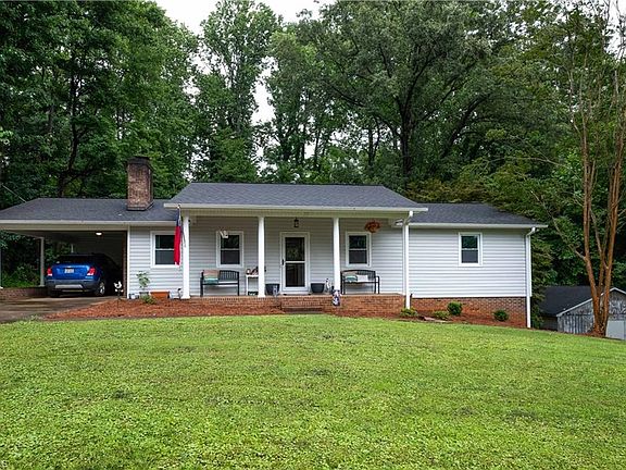 2nd image of 216 Brookwood Dr