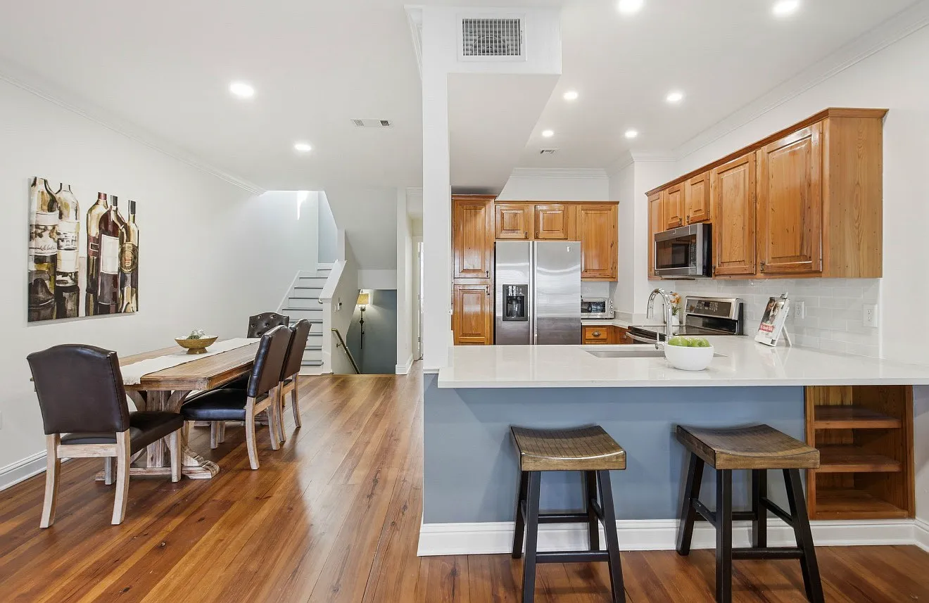 3 bed, 2000 sqft, $2,700 — Photo 2