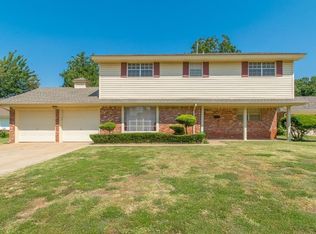 1509 Carlton Way, Village, OK 73120