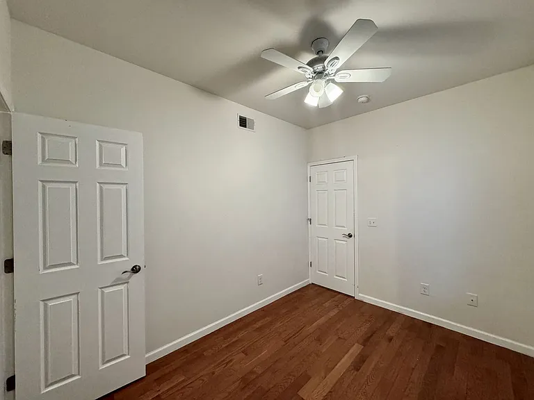 309 Sycamore Street Apartments — Photo 35