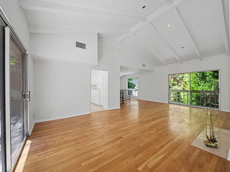 10424 Oletha Ln — Photo 19