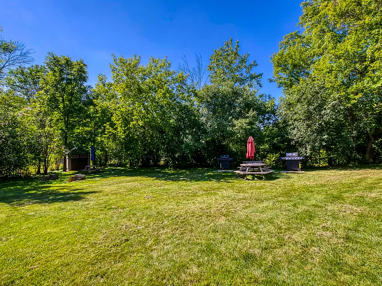3189 King St E — Photo 21