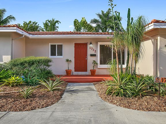 2nd image of 1732 Coral Gardens Dr