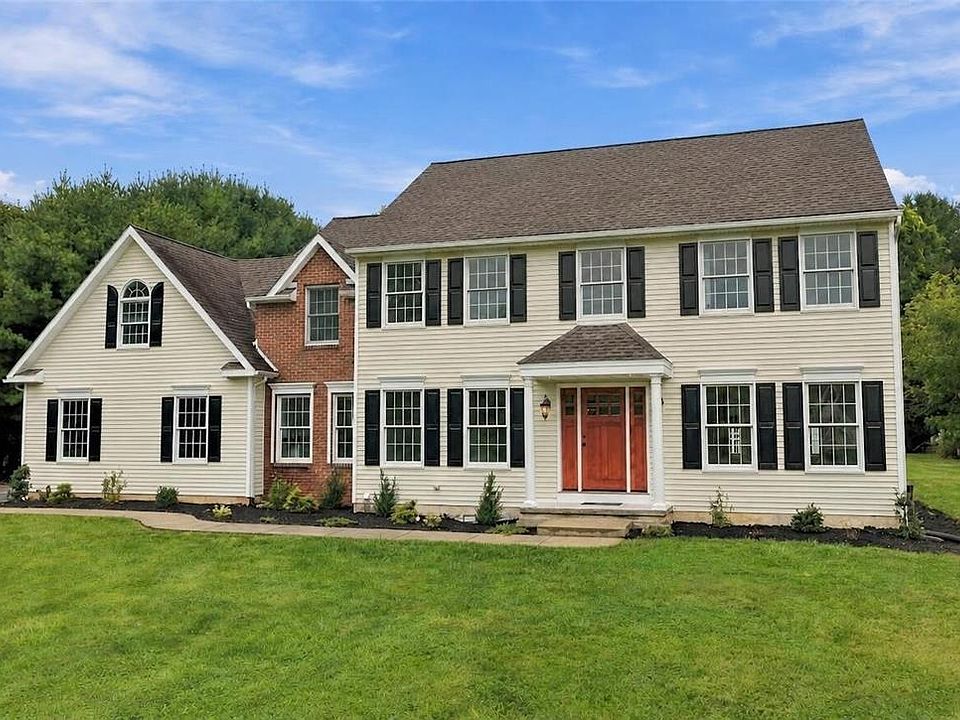1st image of 4 Schoolhouse Ln
